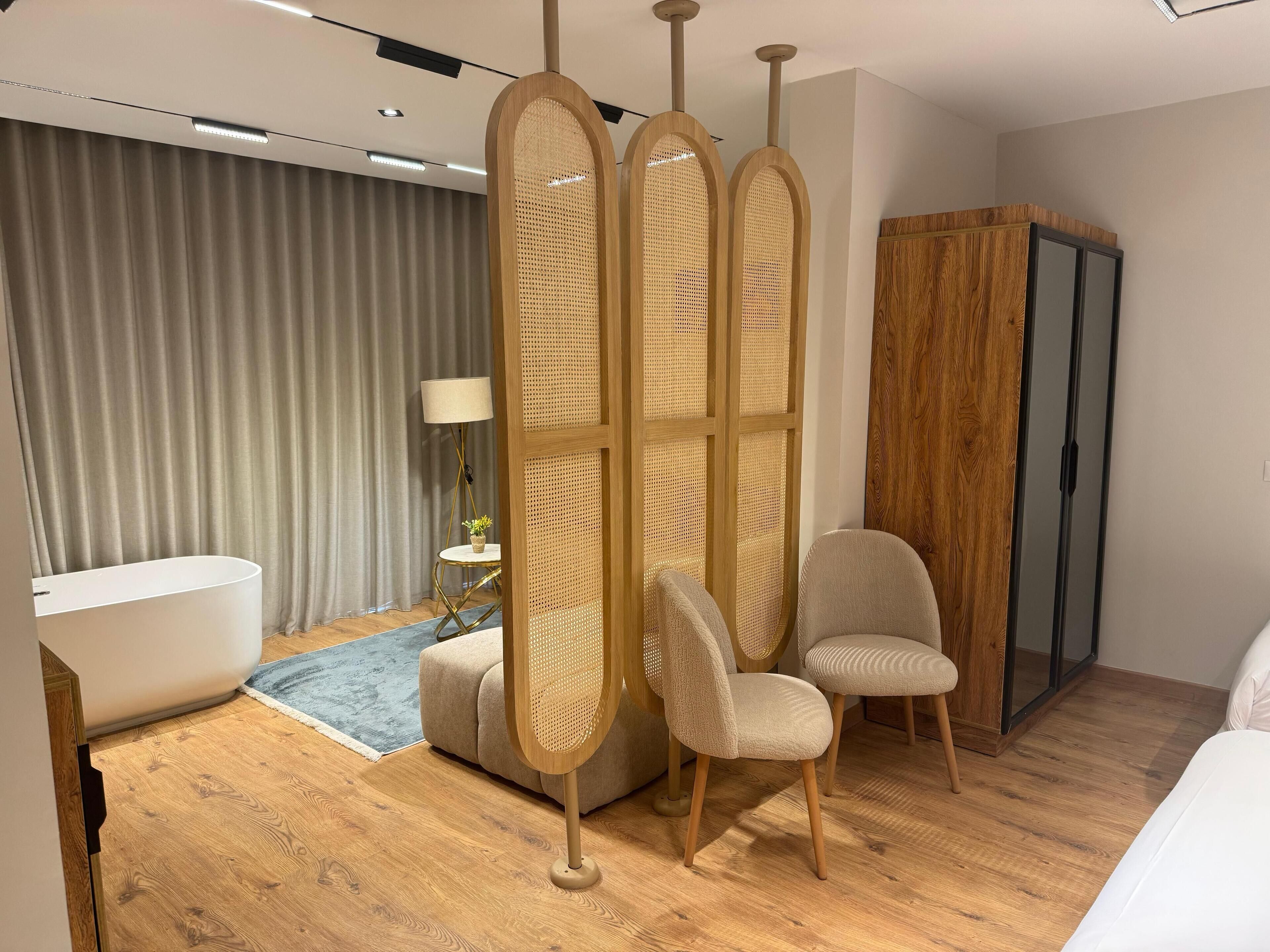 Premium Suite with Hot Tub Balcony Pyramid Panorama | Premium bedding, down comforters, free minibar, free WiFi