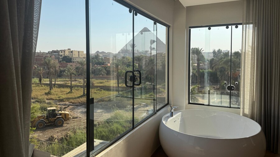 Palacio Pyramids Hotel