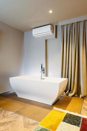 Habitació doble Deluxe, banyera | Caixa forta a l'habitació, habitacions insonoritzades i wifi gratuïta