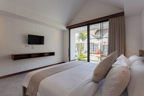 Deluxe Double Room, Pool View | Iron/ironing board, free WiFi
