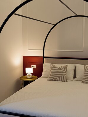 Double Room, Balcony, City View | Blackout drapes, soundproofing, iron/ironing board, free WiFi - Mimì Neapolitan Stay (Naples)