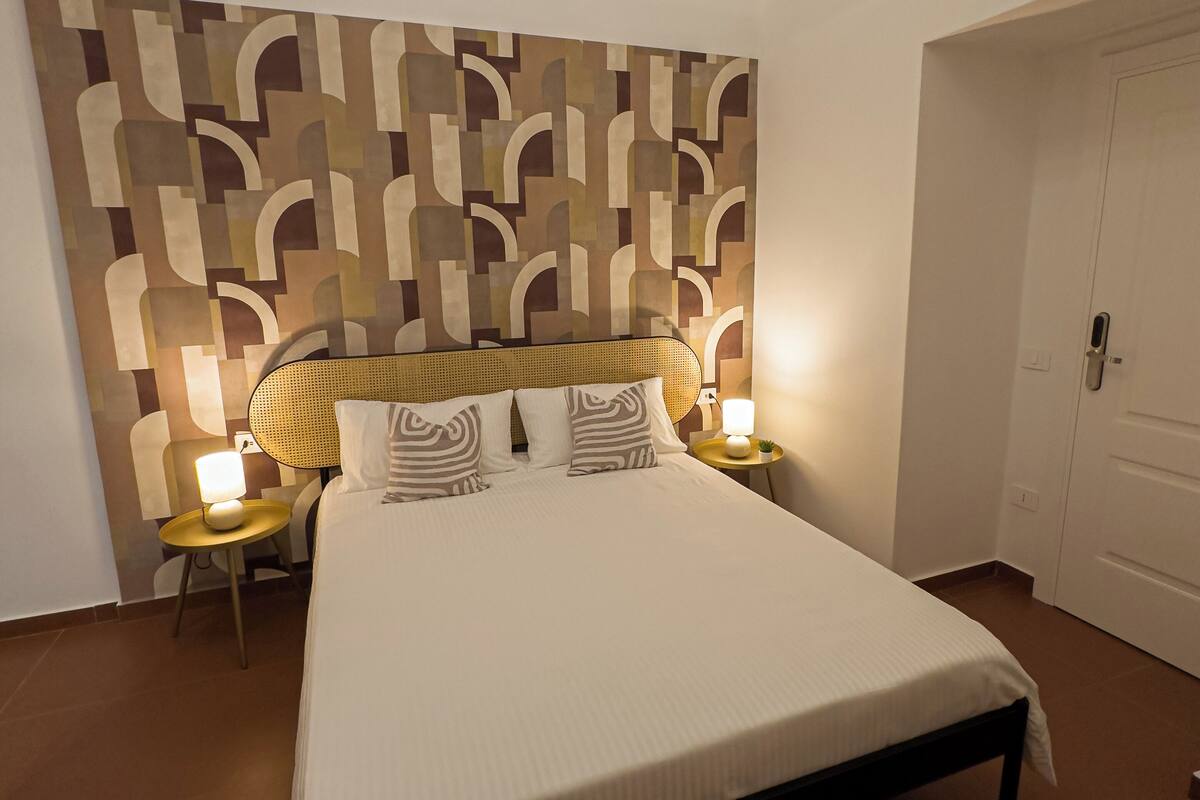 Double Room, Balcony, Courtyard View | Blackout drapes, soundproofing, iron/ironing board, WiFi (free)