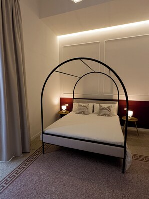 Double Room, Balcony, City View | Blackout drapes, soundproofing, iron/ironing board, free WiFi - Mimì Neapolitan Stay (Naples)
