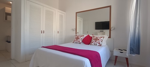 Apartment in an excellent location 250 meters from Ipanema beach