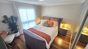 1 bedroom, desk, iron/ironing board, WiFi