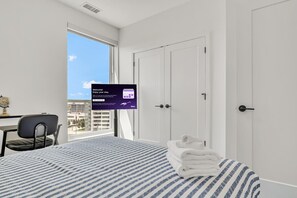 Desk, iron/ironing board, WiFi, bed sheets