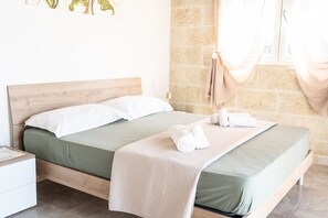 3 chambres, fer et planche à repasser, accès au Wi-Fi (inclus)