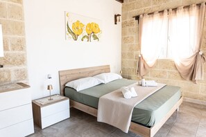 3 bedrooms, iron/ironing board, free WiFi, bed sheets