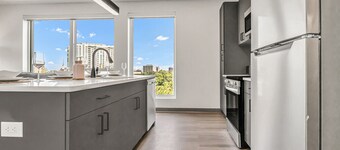 Modern & Elegant 2BR | Cleveland Clinic