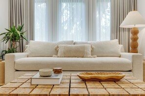 Living area - Miami Jungle Retreat  Luxury Wellness Oasis (Miami)