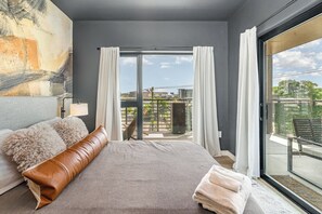 4 makuuhuonetta, silitysrauta/-lauta, ilmainen Wi-Fi, vuodevaatteet