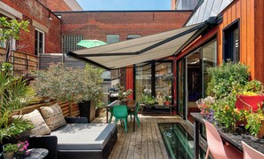 屋外ダイニングエリア