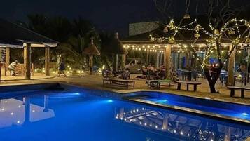 Piscine extérieure