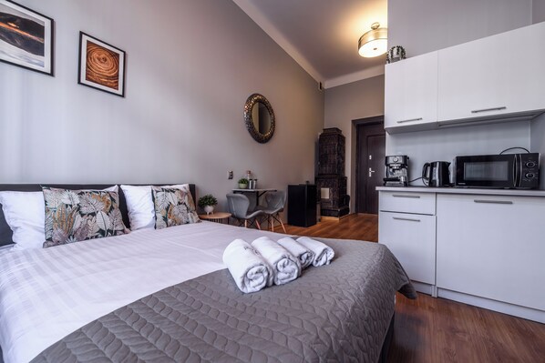 1 bedroom, iron/ironing board, WiFi, bed sheets