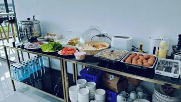 Free daily buffet breakfast