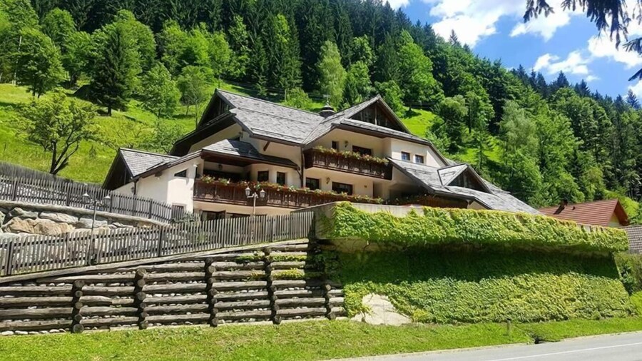 Apartmaji Pod macesnovo streho