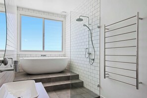Shower, towels, shampoo