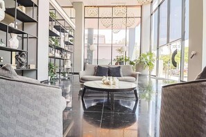 المنشأة من الداخل