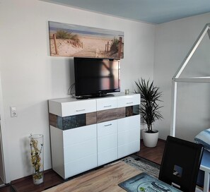 Interior - Holiday Apartment 'Fewo Albglück' with Private Terrace and Wi-Fi (Albstadt)