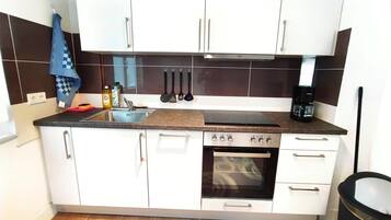 Refrigerador, horno, placa de cocina, lavavajillas