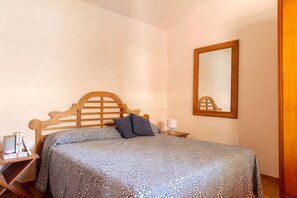 1 habitación y cuna de viaje 