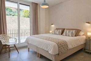 3 bedrooms, iron/ironing board, travel cot, free WiFi