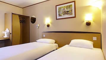 Standard Twin Room | Desk, iron/ironing board, free WiFi