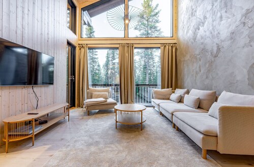 Modern Luxury 4BR Villa Levi Center