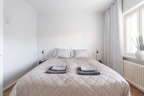 1 室のベッドルーム、デスク、WiFi、ベッドシーツ