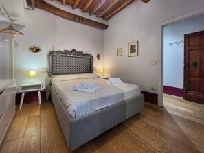 1 室のベッドルーム、アイロン / アイロン台、WiFi (無料)、ベッドシーツ