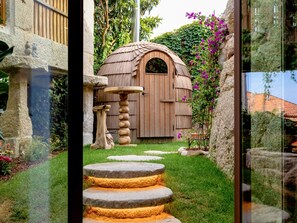 Turkish bath/hammam, body treatments, aromatherapy, hot stone massages
