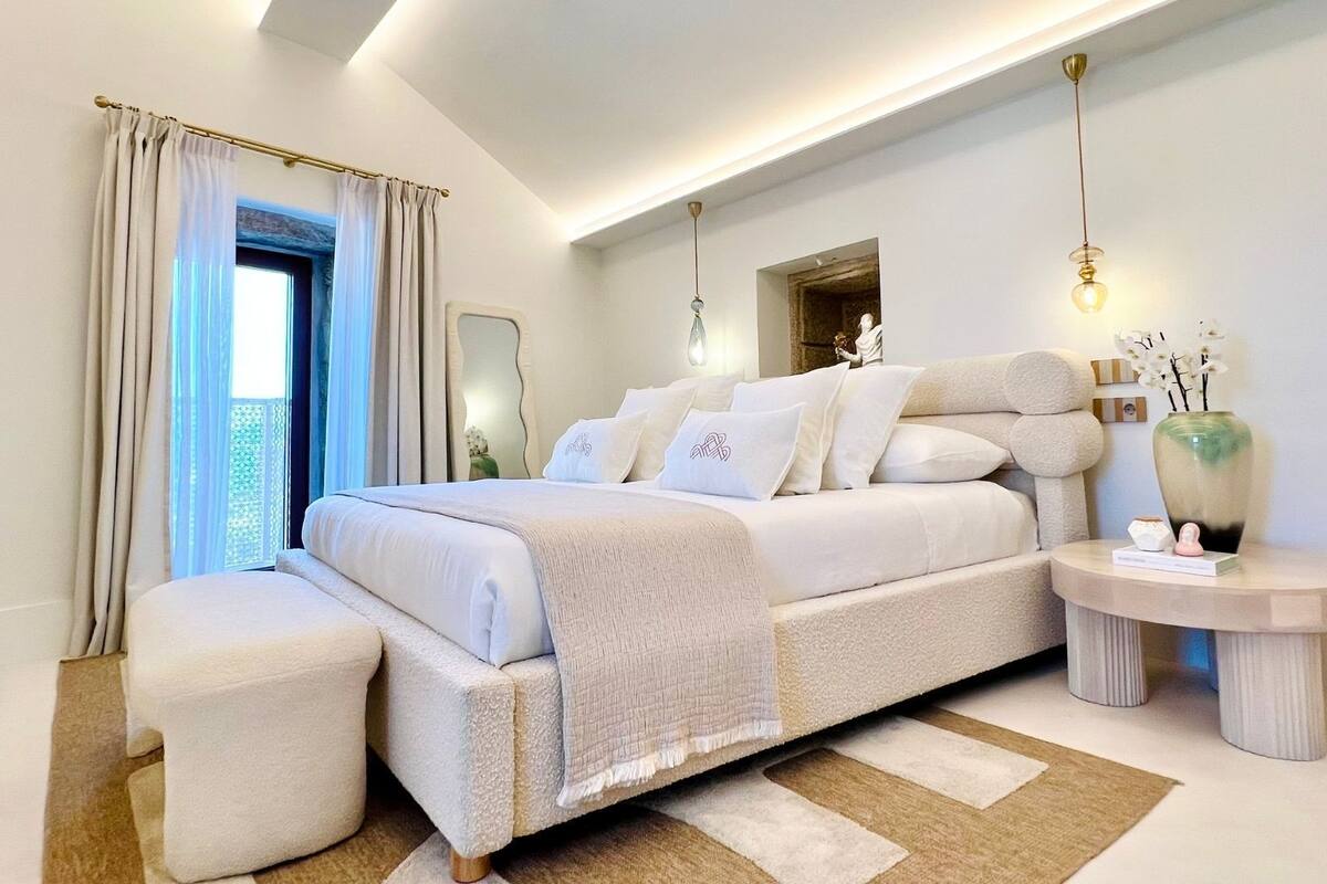 Studio Suite Deluxe | Két bảo mật tại phòng, màn/rèm cản sáng