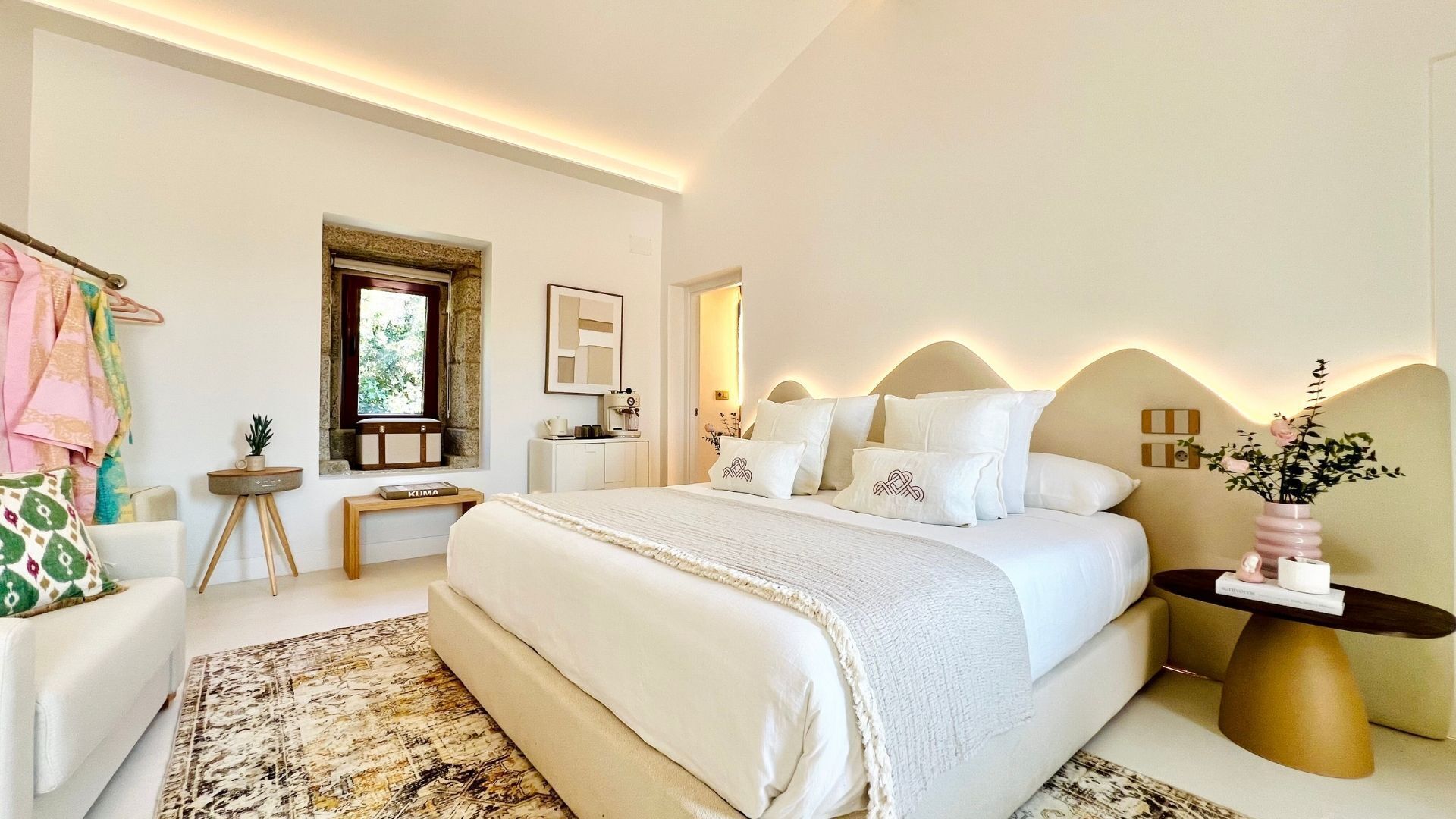 Caja de seguridad en la habitación, cortinas blackout y wifi gratis 