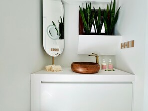 Double Room, Beach View | Bathroom