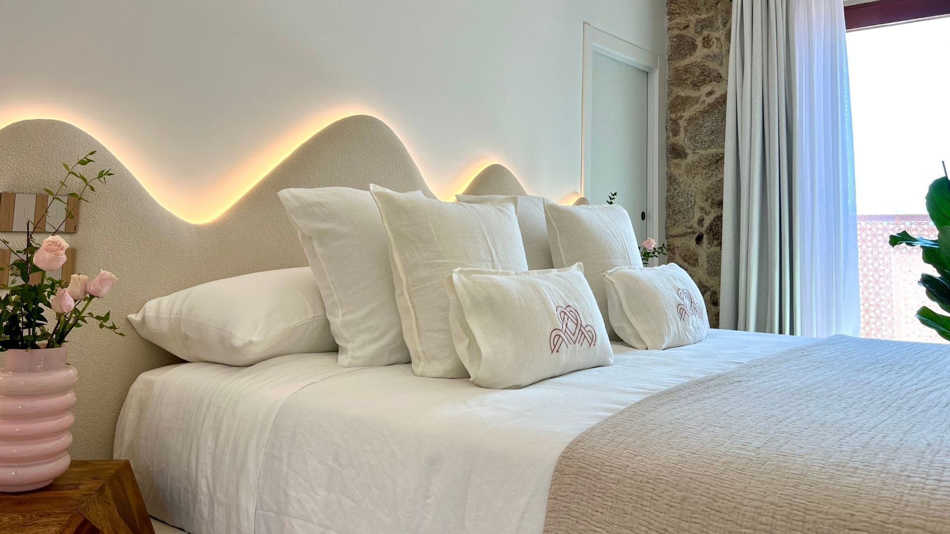 Caja de seguridad en la habitación, cortinas blackout y wifi gratis 