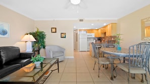 Interior - Treasure Island Beach Front Spectacular Sunsets South Beach 206 (Treasure Island)