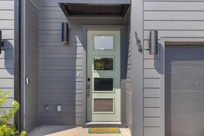 Exterior detail - Close to Bay | Sleeps 12 | Blue Belle Villa | Santa Rosa Beach (Santa Rosa Beach)