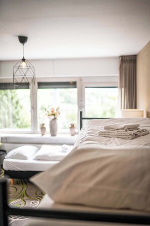 6 bedrooms, WiFi