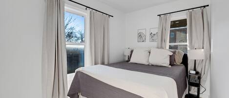 3 bedrooms, iron/ironing board, travel crib, WiFi