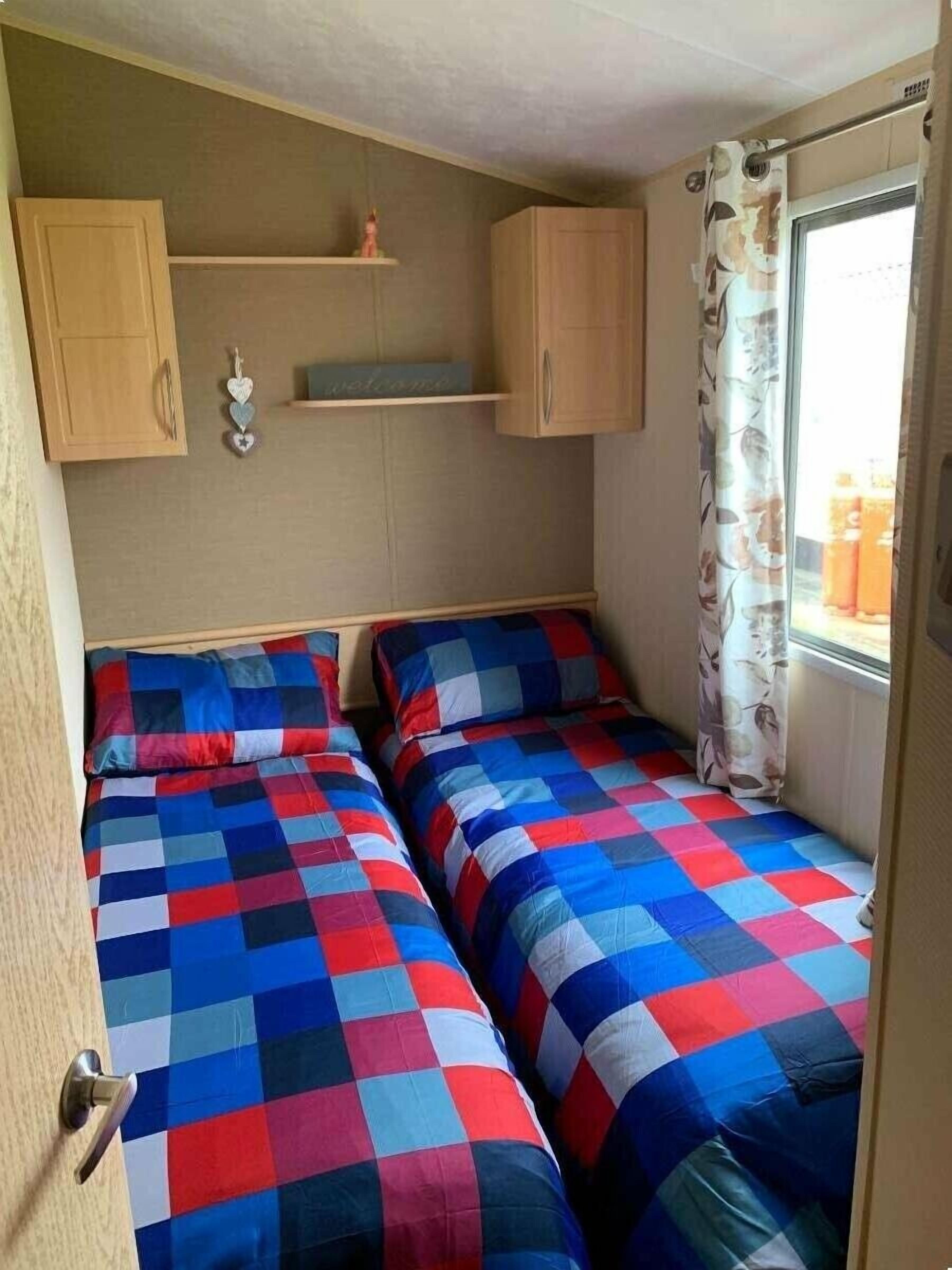 3 camere, con stile personalizzato, con arredamento individuale