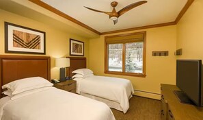 2 bedrooms, iron/ironing board, internet, bed sheets