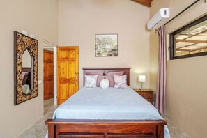 4 bedrooms, desk, iron/ironing board, free WiFi