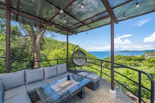 New Listing! Villa Hermosa Point • 4 BR Villa - Private Pool & Panoramic Oceanviews - Pet Friendly - 12 Guests