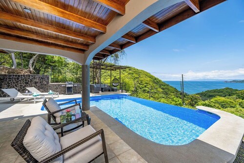New Listing! Villa Hermosa Point • 4 BR Villa - Private Pool & Panoramic Oceanviews - Pet Friendly - 12 Guests