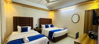 โรงแรม บลู สกาย มีร์ปูร์