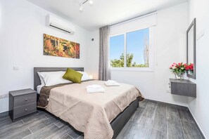 3 bedrooms, WiFi, bed sheets