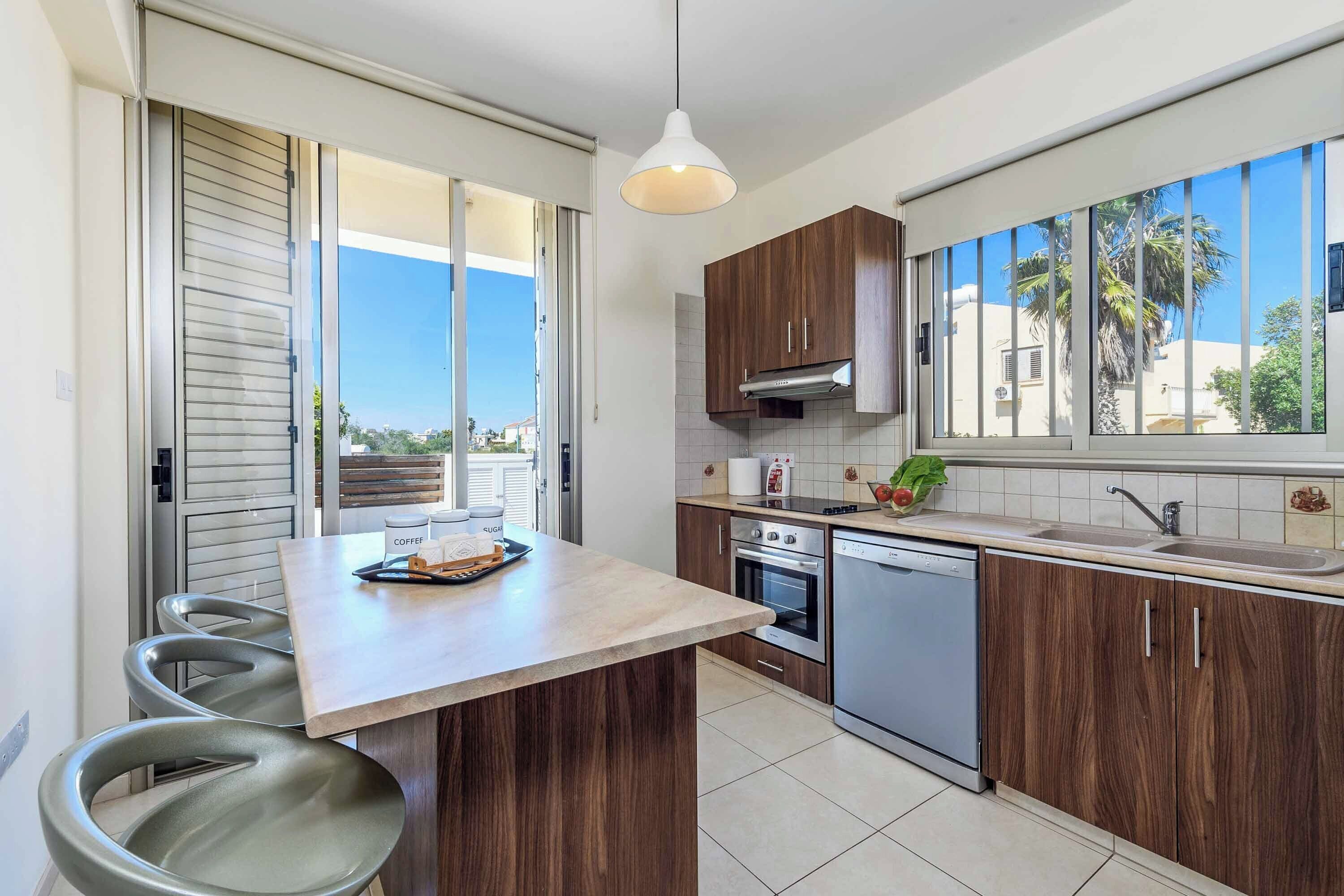 Køleskab, mikrobølgeovn, ovn, opvaskemaskine