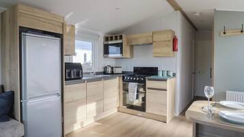 Cottage | Privékeuken | Kookgerei, borden en bestek