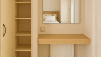 Cottage | 2 bedrooms, individually decorated, individually furnished, free WiFi