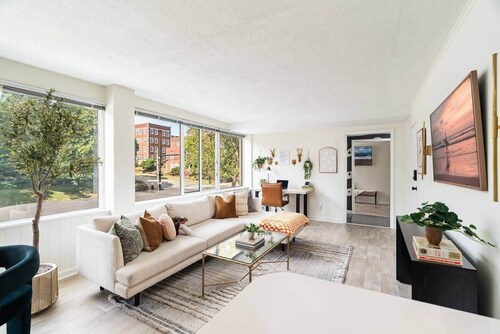 Smokey in Orangeland (On UTK campus)